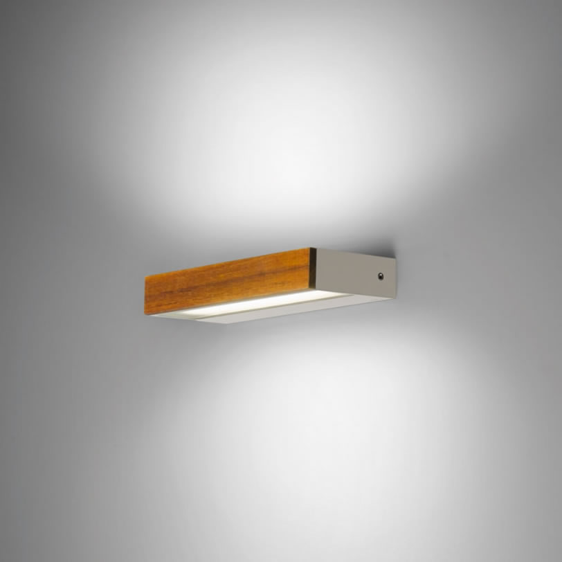 Look wooden wall light