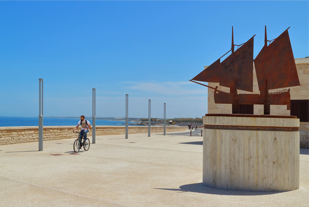 Lungomare Esercito Italiano, Giovinazzo, Bari, Italy - Arch. Carlo e Mario Ferrari and Michele Sgobba