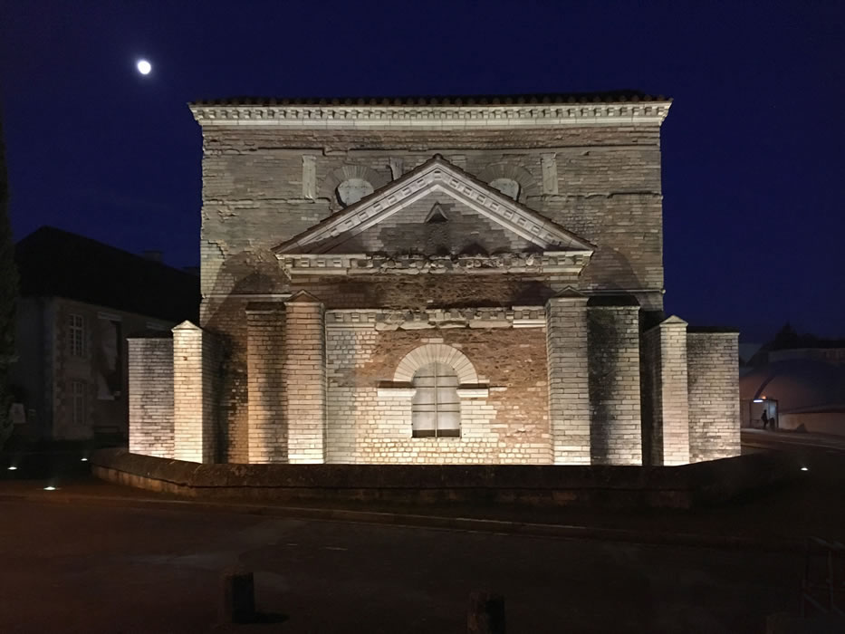 Baptistère Saint-Jean, Poitiers, France © Trilux France SAS