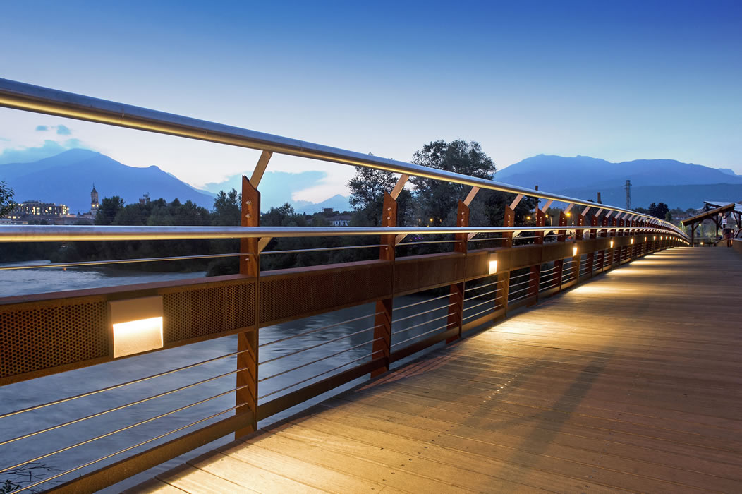 Pedestrian bridge, Italy © ph. Filippo Alfero/Agenzia STS