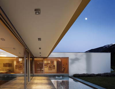 CATCH SURFACE MOUNTED