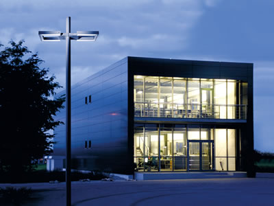 OUTLINE POLE MOUNTED