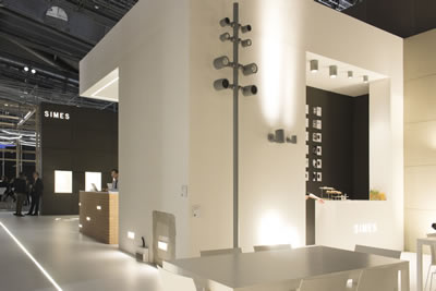 STAGE ROUND POLE MOUNTED