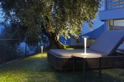 TRÈS JOLIE TABLE LAMP